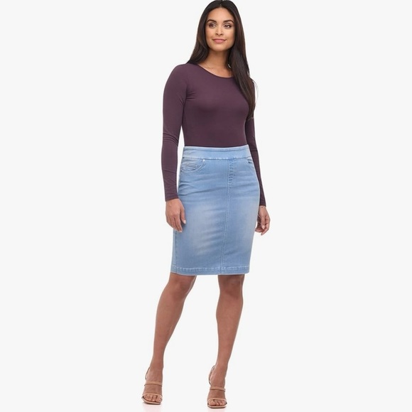 rekucci Dresses & Skirts - NWOT Rekucci Ease Into Comfort Pull-On Stretch Light Wash Denim Skirt Size 10